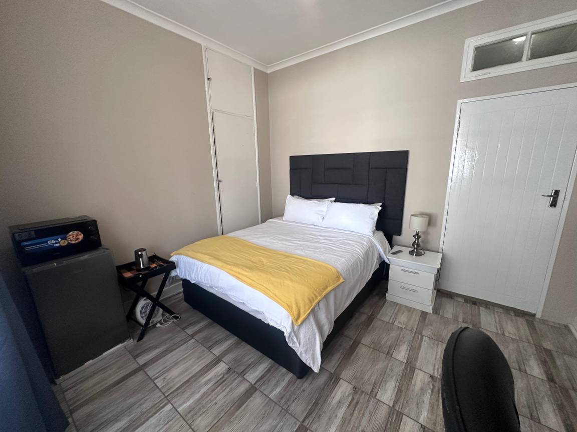 16 M² Private Room ∙ 1 Bedroom ∙ 2 Guests - Germiston