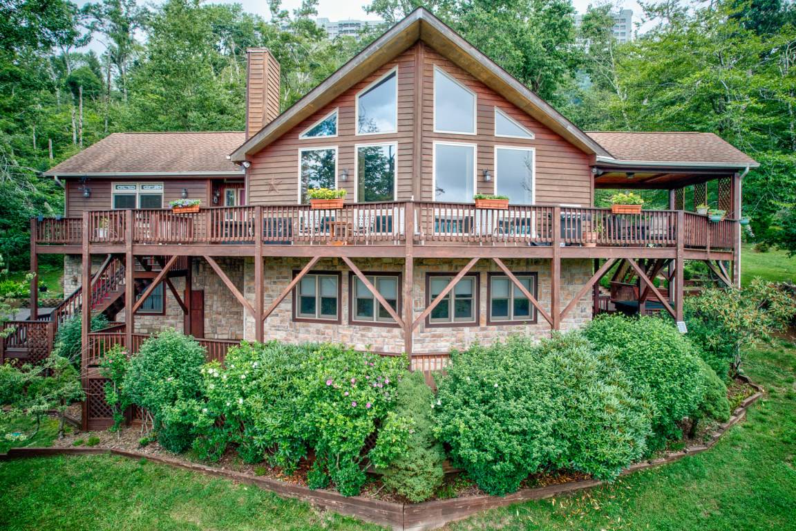 Cabin ∙ 5 Bedrooms ∙ 12 Guests - Sugar Mountain, NC