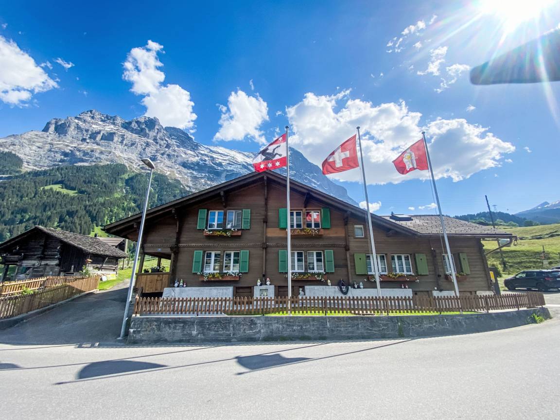 100 M² Ferienwohnung ∙ 2 Schlafzimmer ∙ 4 Gäste - Grindelwald
