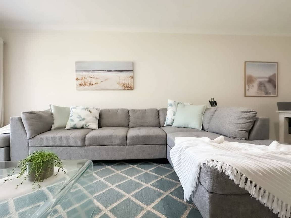 House ∙ 4 Bedrooms ∙ 8 Guests - Palm Cove