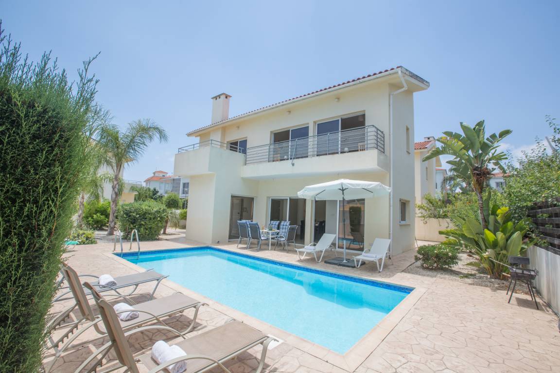 135 M² Villa ∙ 3 Bedrooms ∙ 6 Guests - Protaras