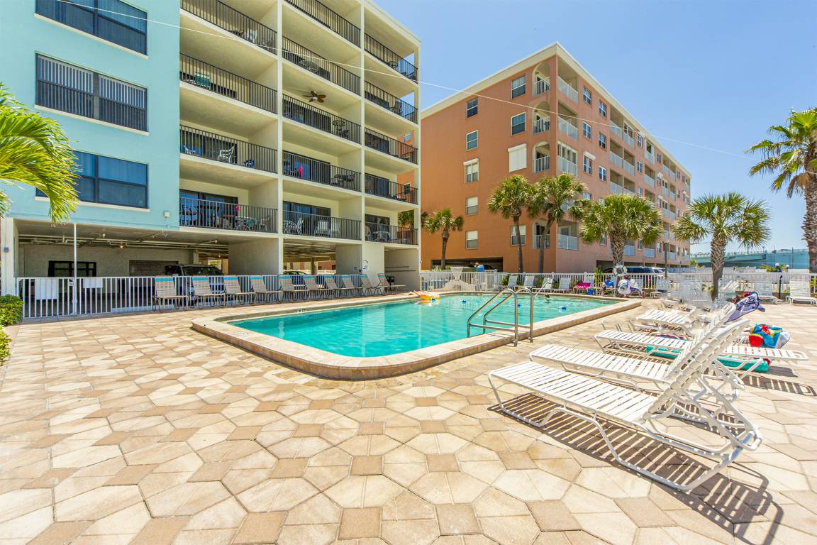 93 M² Apartamento ∙ 2 Habitaciones ∙ 6 Huéspedes - Madeira Beach, FL