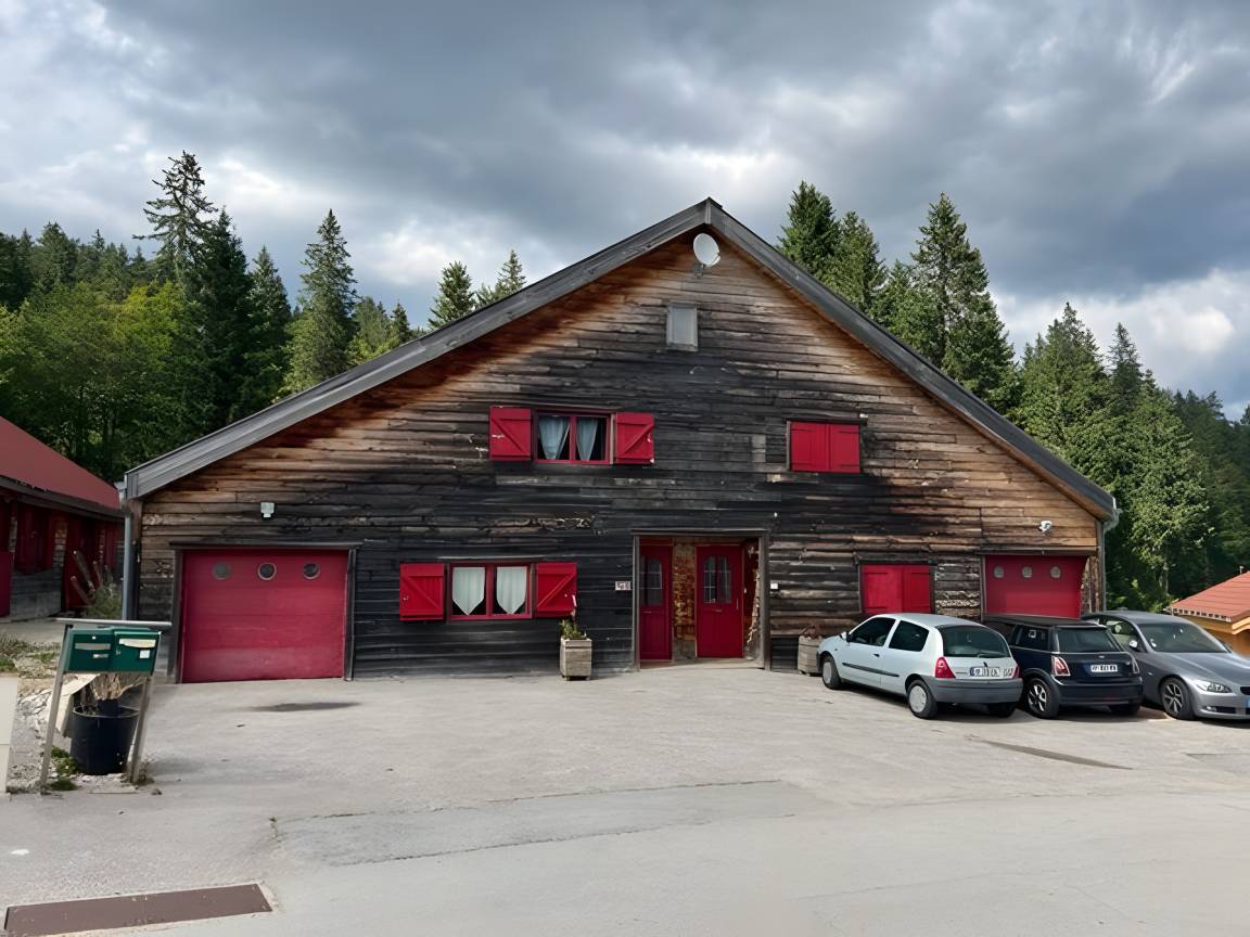 180 M² Mökki ∙ 4 Makuuhuonetta ∙ 10 Vierasta - Jura