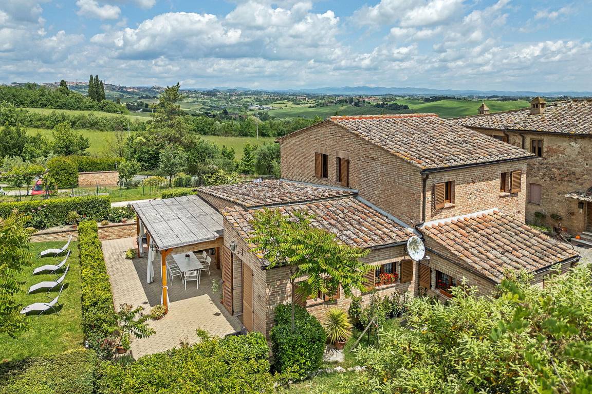 180 M² Villa ∙ 4 Slaapkamers ∙ 8 Gasten - Siena