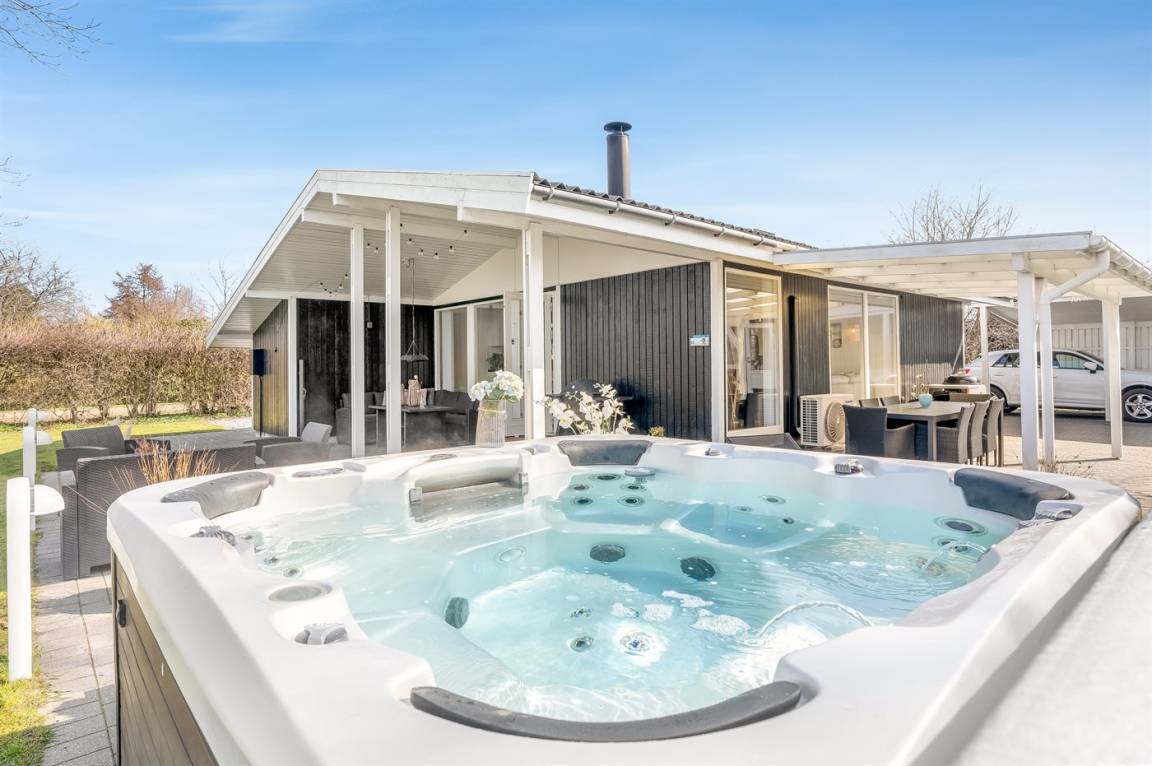 75 m² Ferienhaus ∙ 3 Schlafzimmer ∙ 6 Gäste – Bild 1