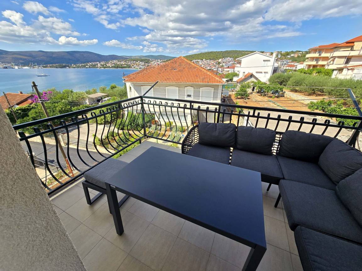 82 M² Apartment ∙ 2 Bedrooms ∙ 6 Guests - Trogir