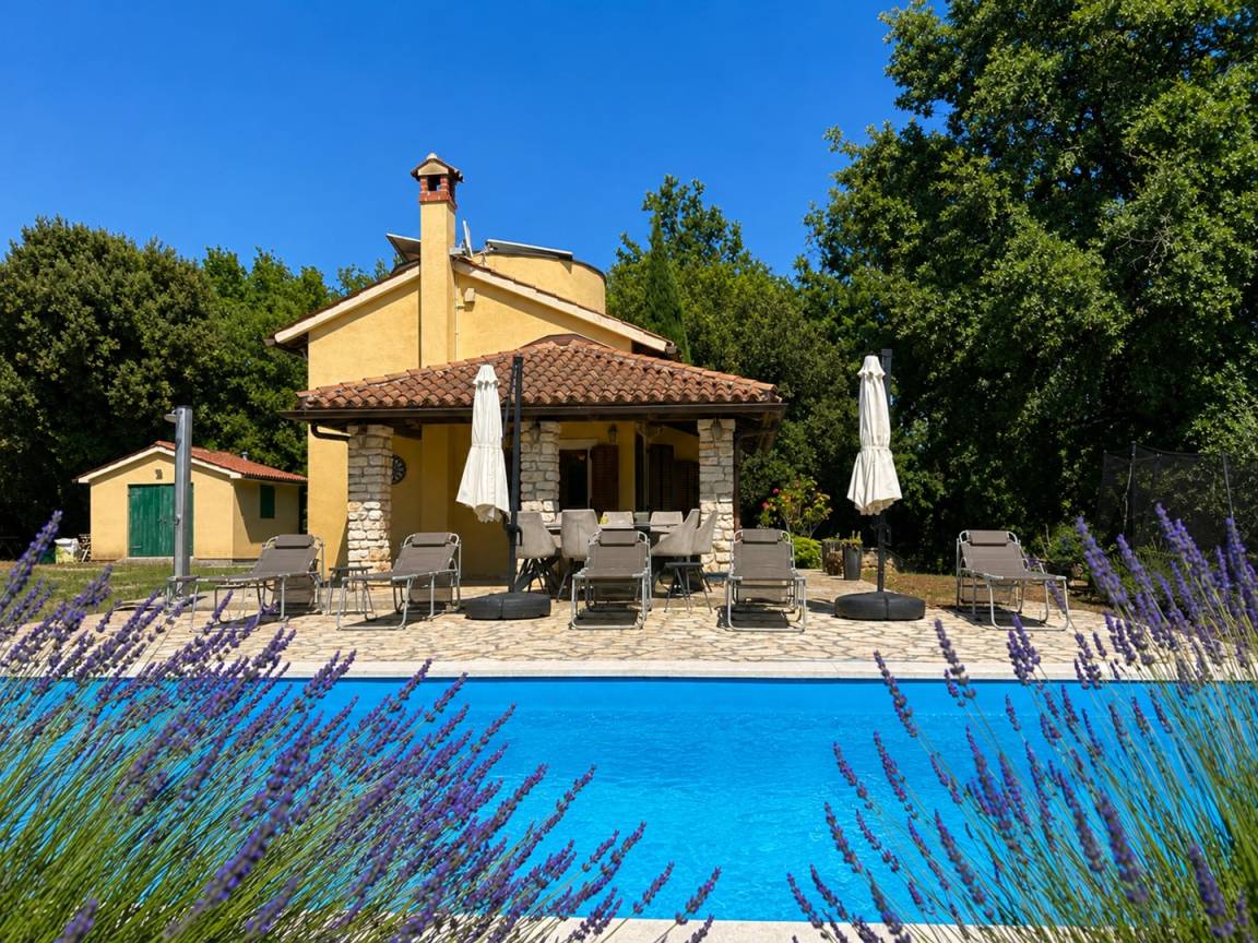 110 M² House ∙ 2 Bedrooms ∙ 4 Guests - Rovinj
