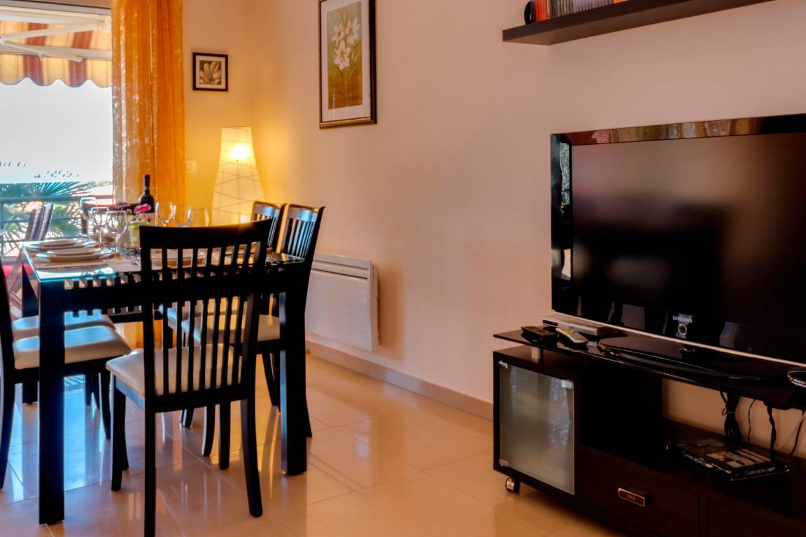 97 m² Ferienwohnung ∙ 2 Schlafzimmer ∙ 6 Gäste – Bild 7