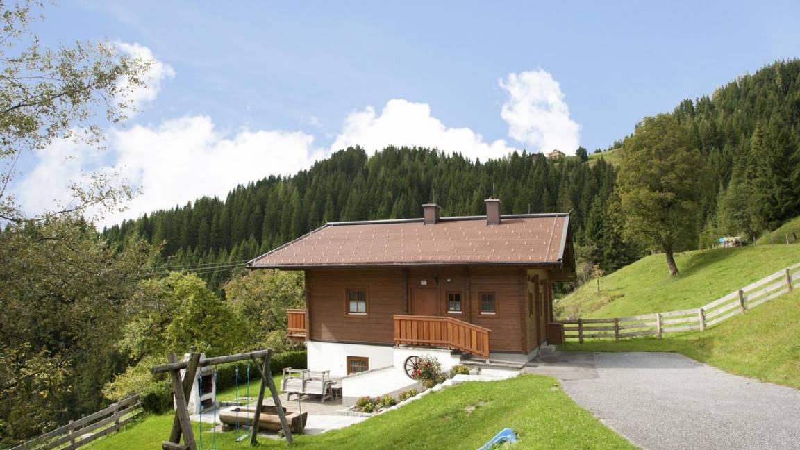126 M² Ferienhaus ∙ 6 Schlafzimmer ∙ 12 Gäste - Flachau