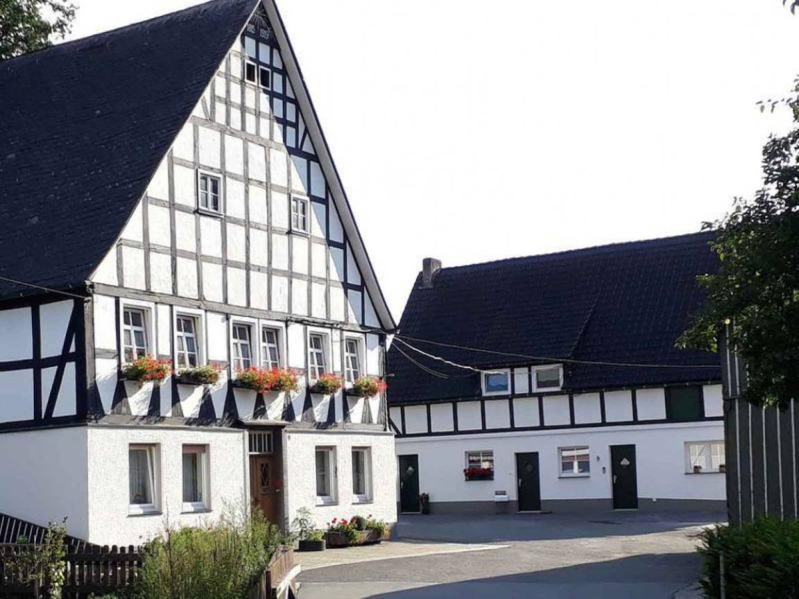Huis ∙ 2 Slaapkamers ∙ 5 Gasten - Meschede