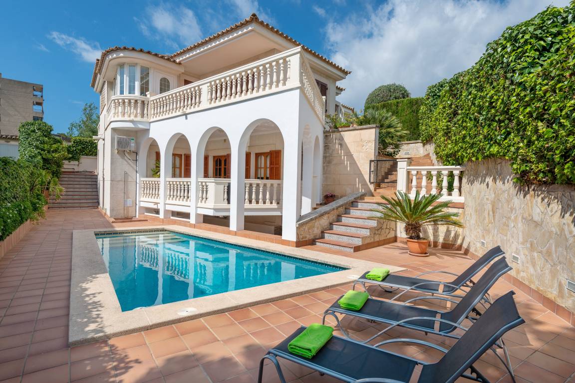Hauptansicht vom Sommerhus: Villa Teulera