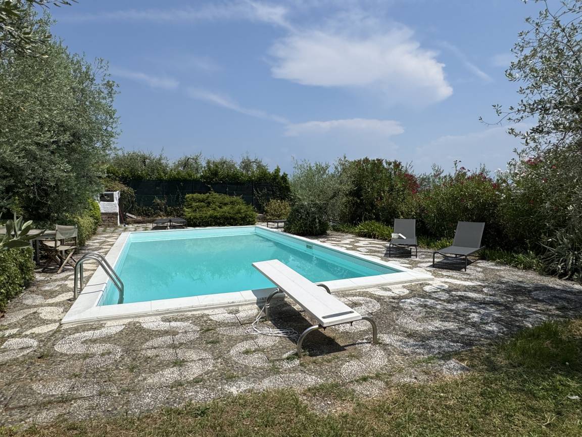 300 M² Villa ∙ 3 Bedrooms ∙ 6 Guests - Salò