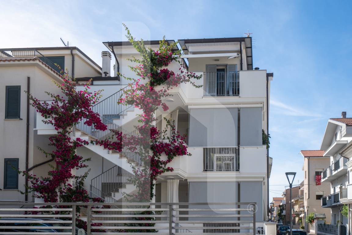 75 M² Appartement ∙ 2 Chambres ∙ 6 Personnes - Pineto