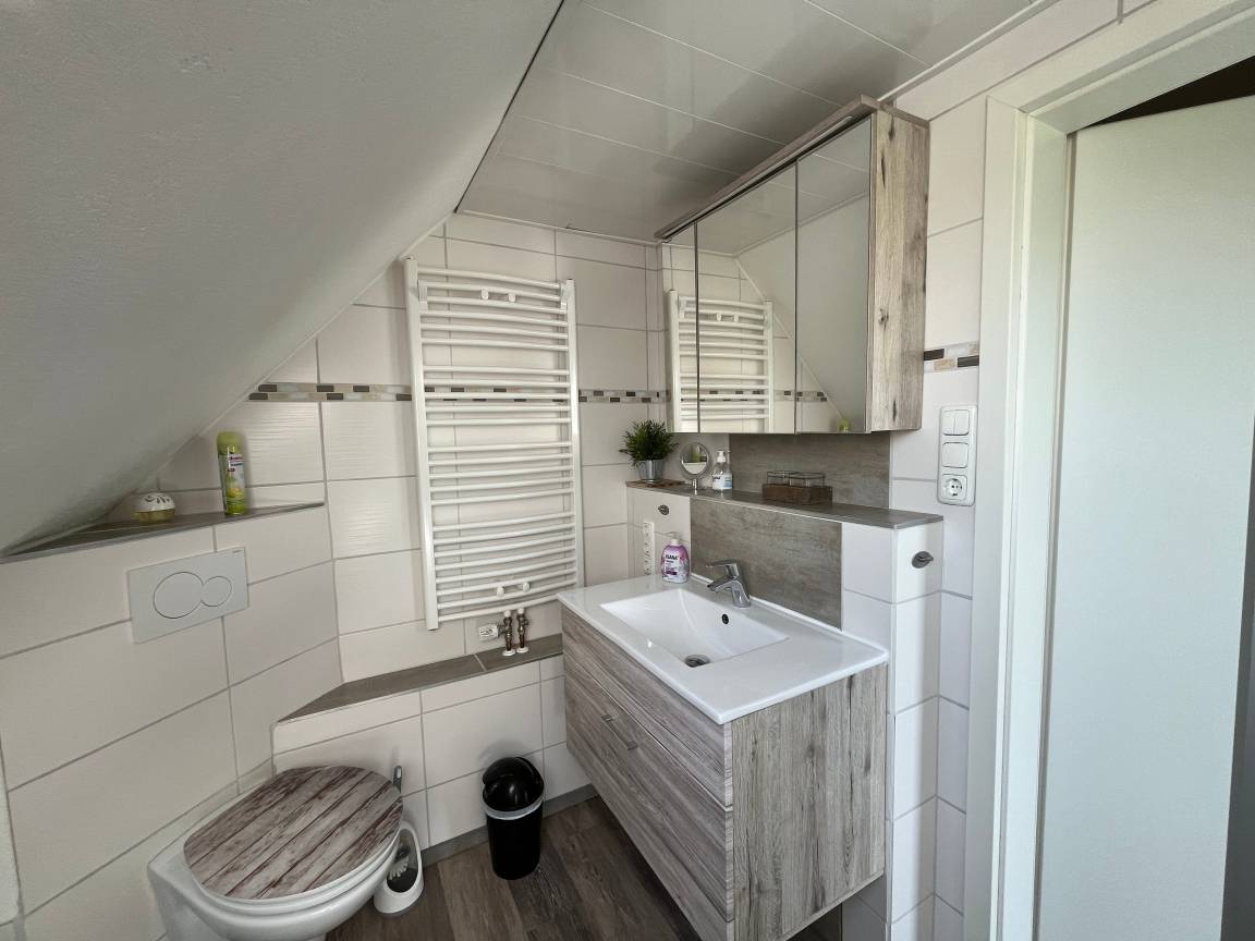 80 m² Ferienwohnung ∙ 1 Schlafzimmer ∙ 6 Gäste – Bild 14