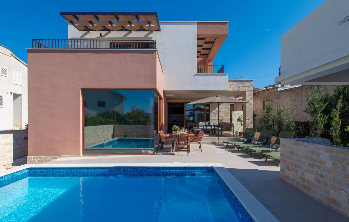 160 M² Ferienhaus ∙ 3 Schlafzimmer ∙ 6 Gäste - Šibenik
