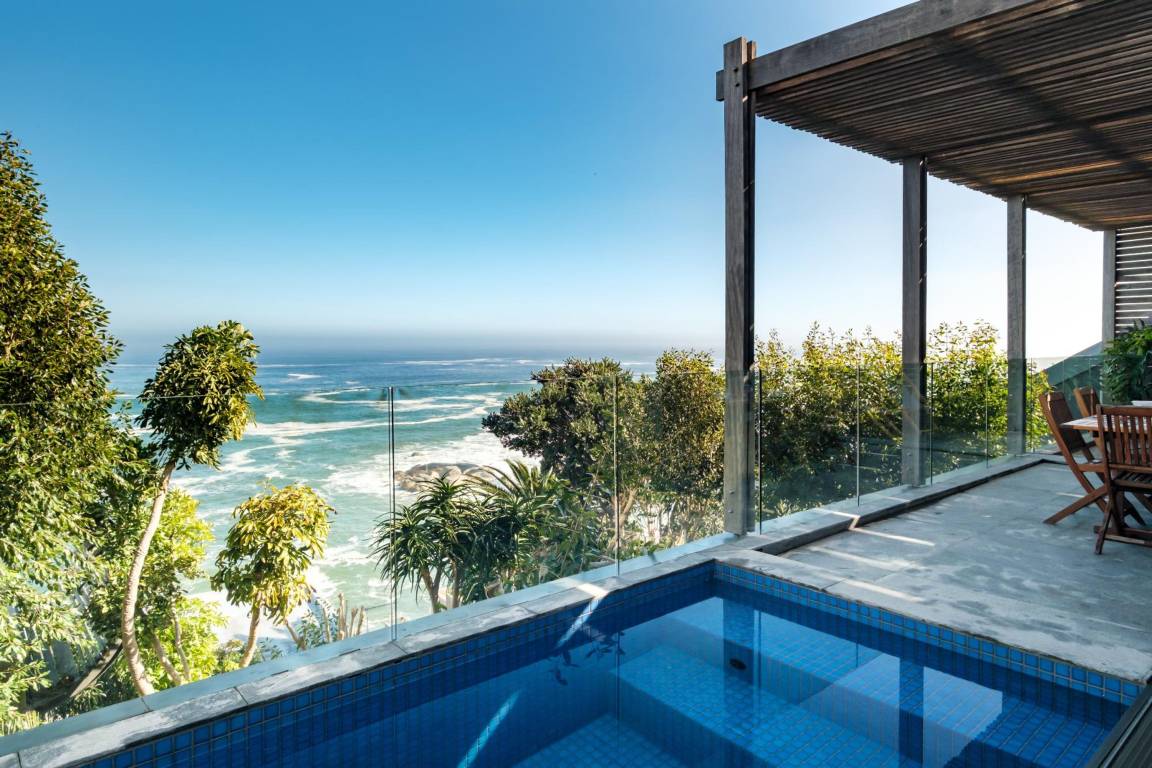 Apartment ∙ 3 Bedrooms ∙ 6 Guests - Camps Bay