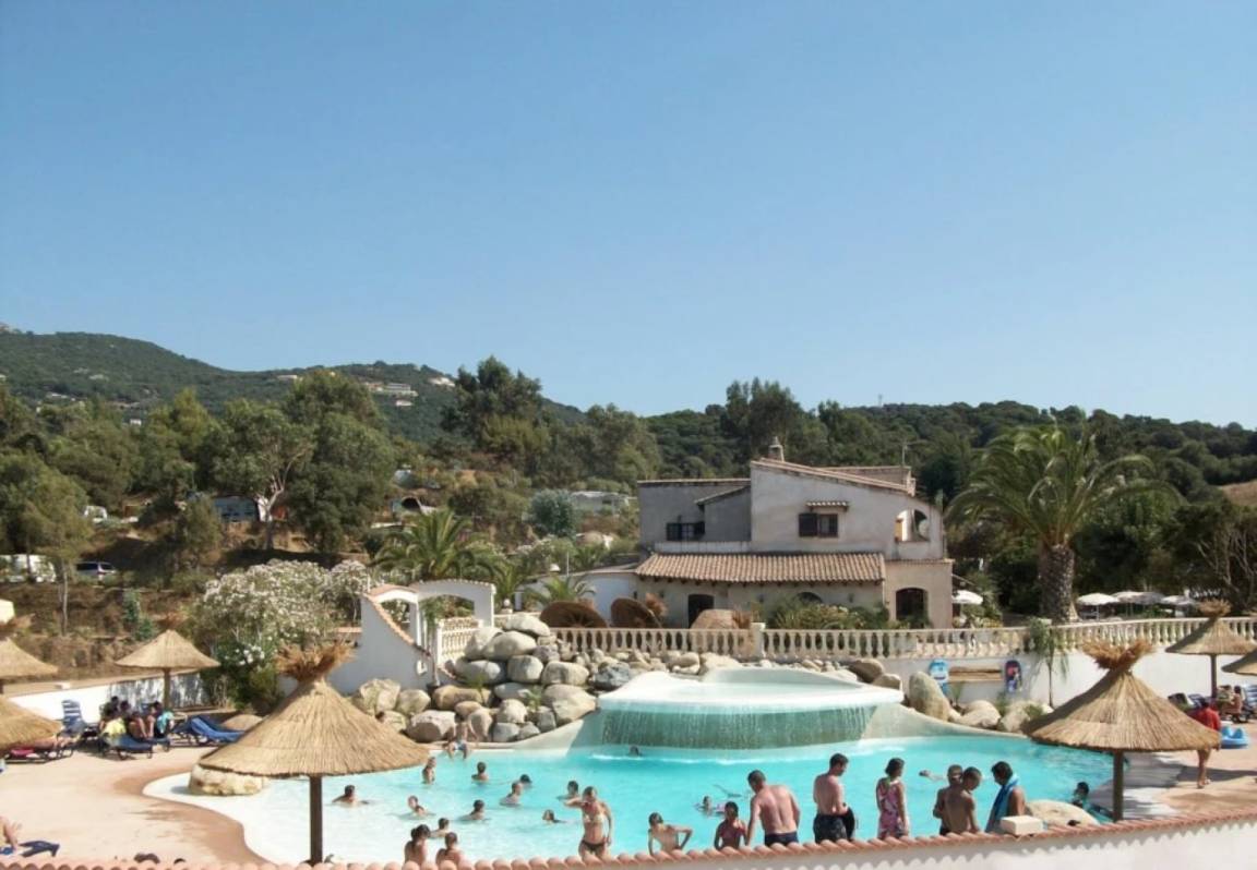 20 M² Camping ∙ 3 Chambres ∙ 6 Personnes - Belvédère-Campomoro