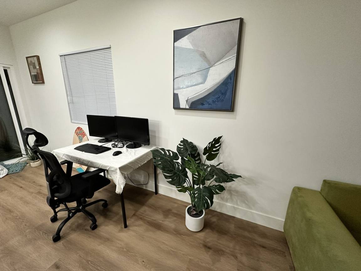 93 M² Apartament ∙ 2 Sypialnie ∙ 4 Gości - Burbank