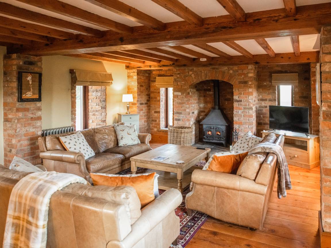 Cottage ∙ 4 Bedrooms ∙ 8 Guests - Woodhall Spa