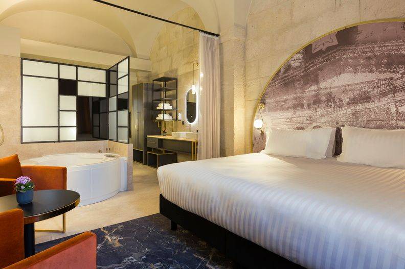 Hotel ∙ 1 Bedroom ∙ 2 Guests - Nîmes