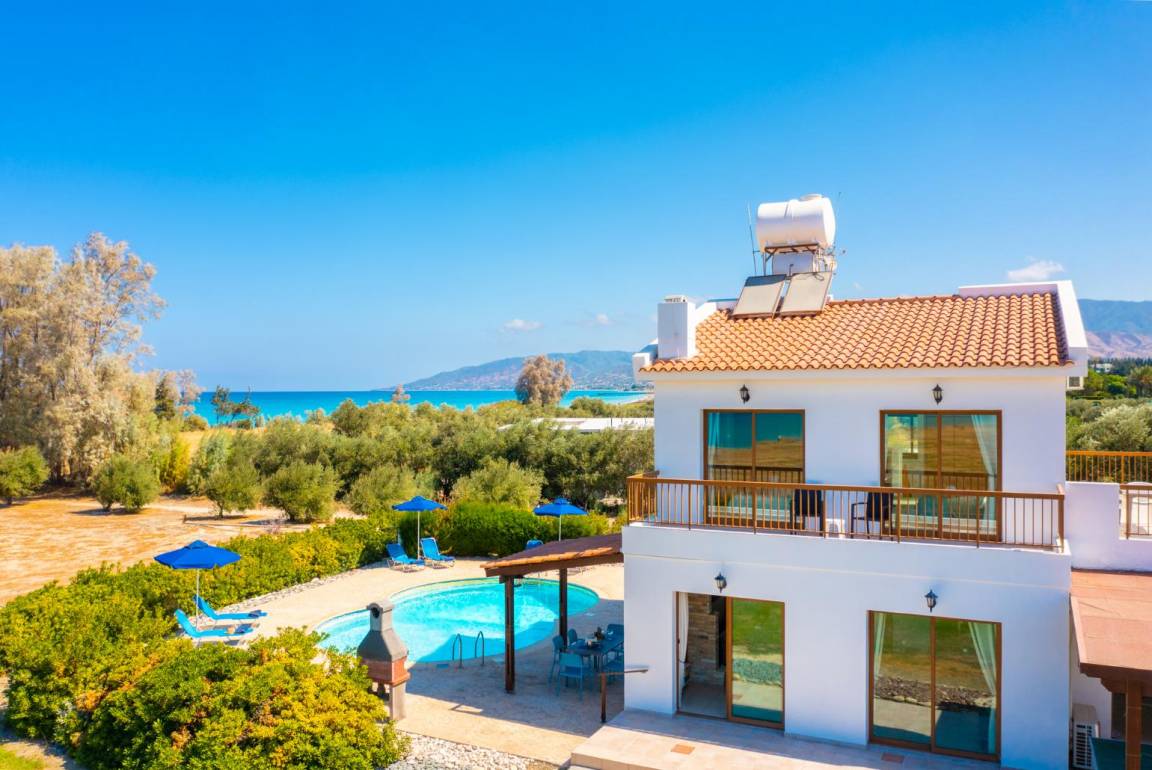 145 M² Villa ∙ 3 Bedrooms ∙ 6 Guests - Argaka