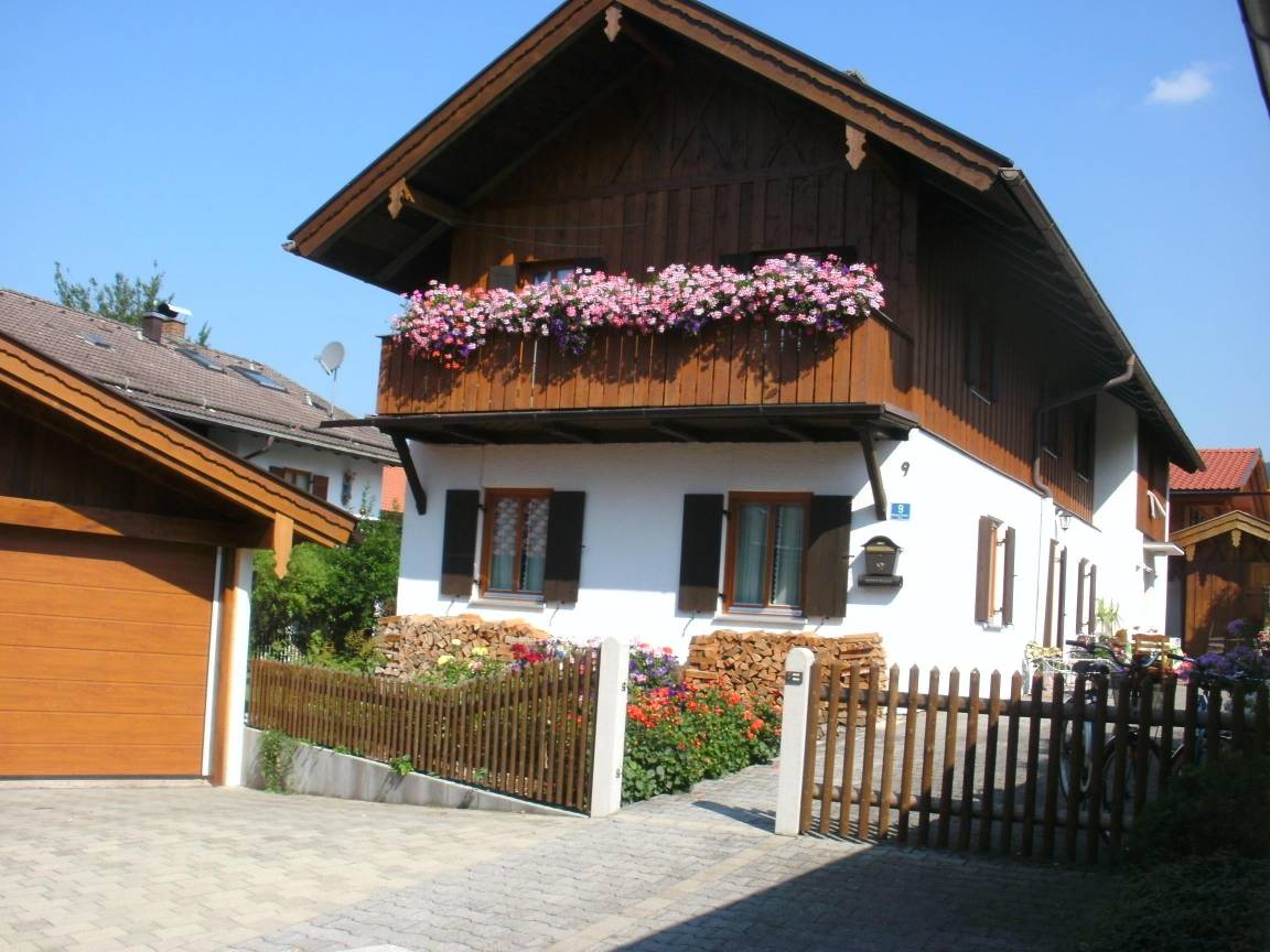 75 M² Ferienwohnung ∙ 2 Schlafzimmer ∙ 4 Gäste - Bad Kohlgrub