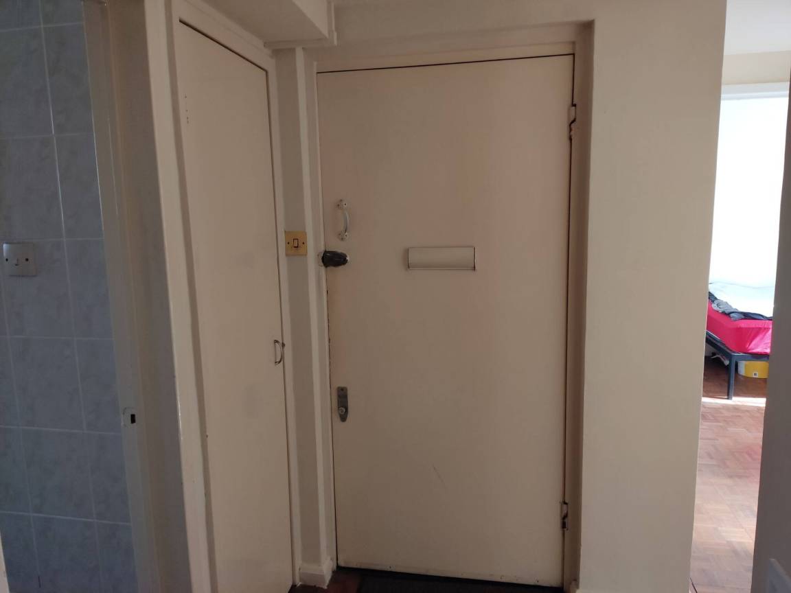 Dedicated room photo 6