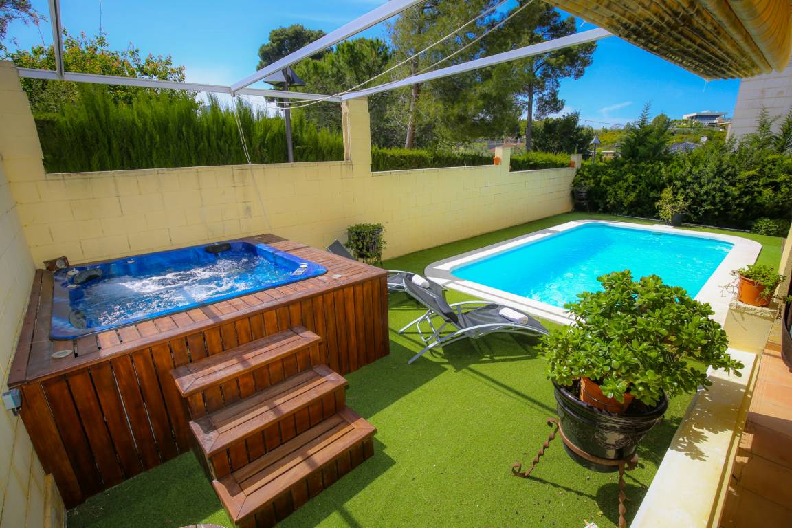 130 M² Casa ∙ 4 Habitaciones ∙ 12 Huéspedes - La Pineda