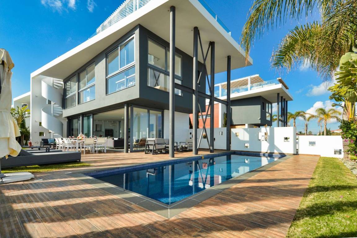 Villa ∙ 3 Bedrooms ∙ 8 Guests - Ayia Napa