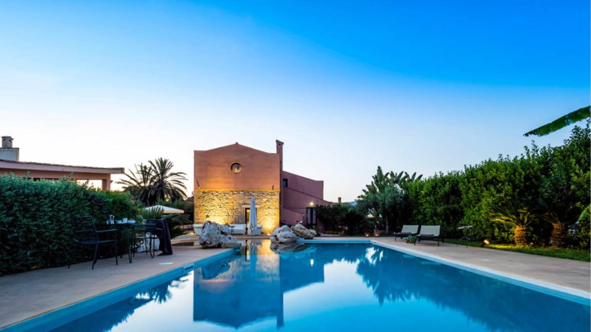 400 M² Villa ∙ 8 Bedrooms ∙ 16 Guests - Sicily