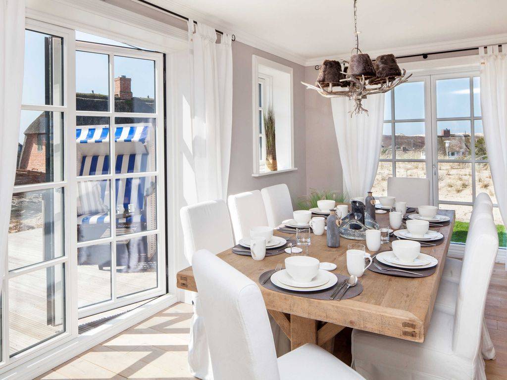 200 M² House ∙ 4 Bedrooms ∙ 8 Guests - List