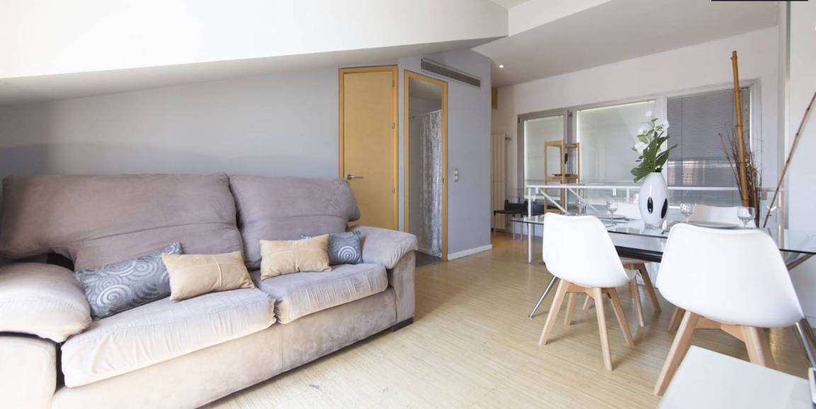 90 M² Apartamento ∙ 4 Quartos ∙ 8 Hóspedes - Getafe