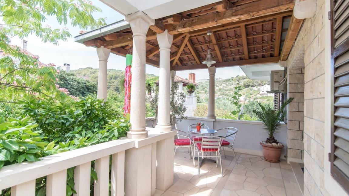 90 M² Apartment ∙ 2 Bedrooms ∙ 6 Guests - Supetar