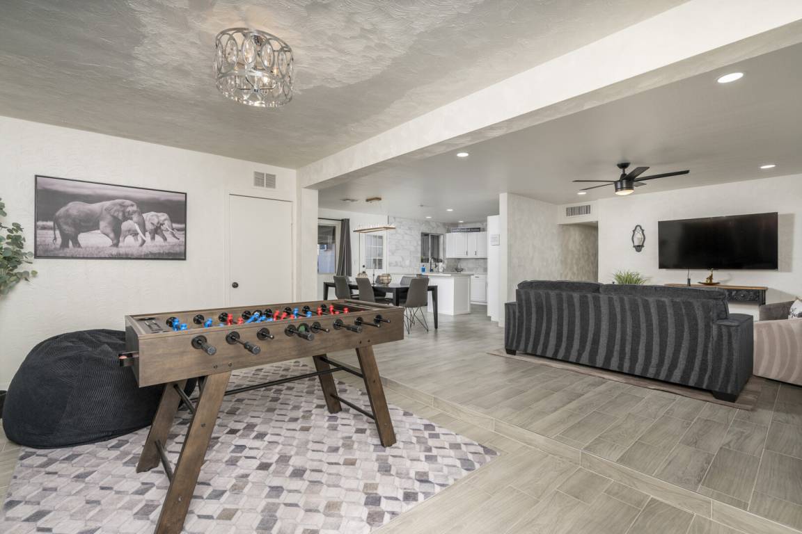 230 M² House ∙ 5 Bedrooms ∙ 8 Guests - Tempe, AZ
