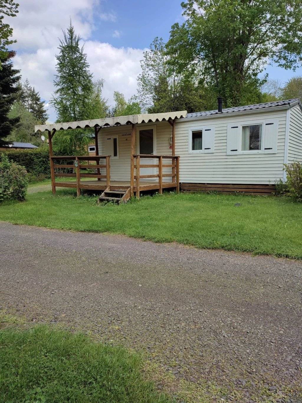 23 M² Camping ∙ 2 Chambres ∙ 4 Personnes - La Bourboule