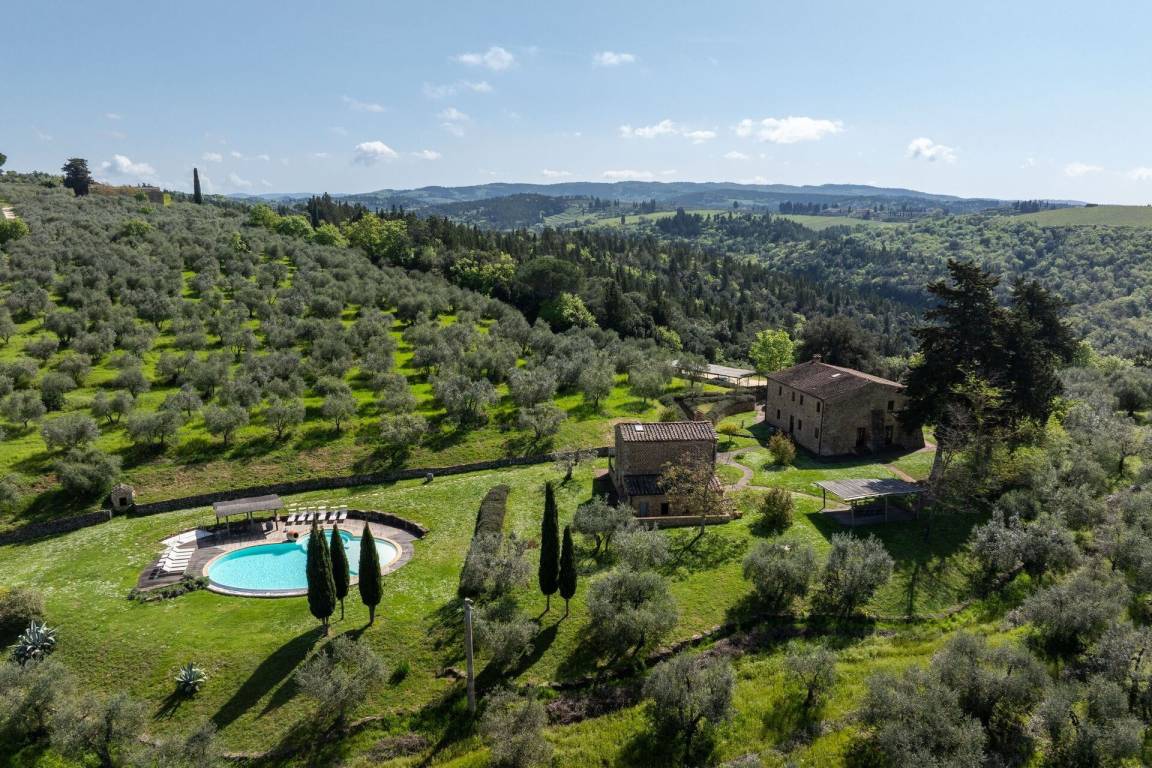 360 M² Villa ∙ 6 Bedrooms ∙ 12 Guests - Poggibonsi