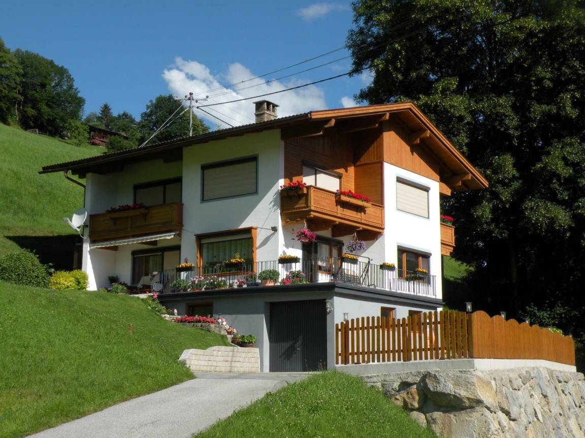 65 M² Ferienwohnung ∙ 2 Schlafzimmer ∙ 5 Gäste - Kaltenbach