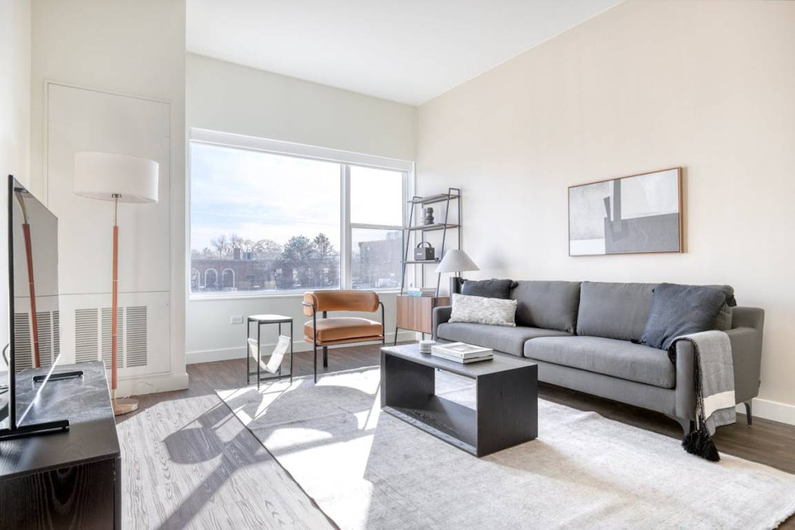 78 M² Apartment ∙ 1 Bedroom ∙ 2 Guests - Schaumburg