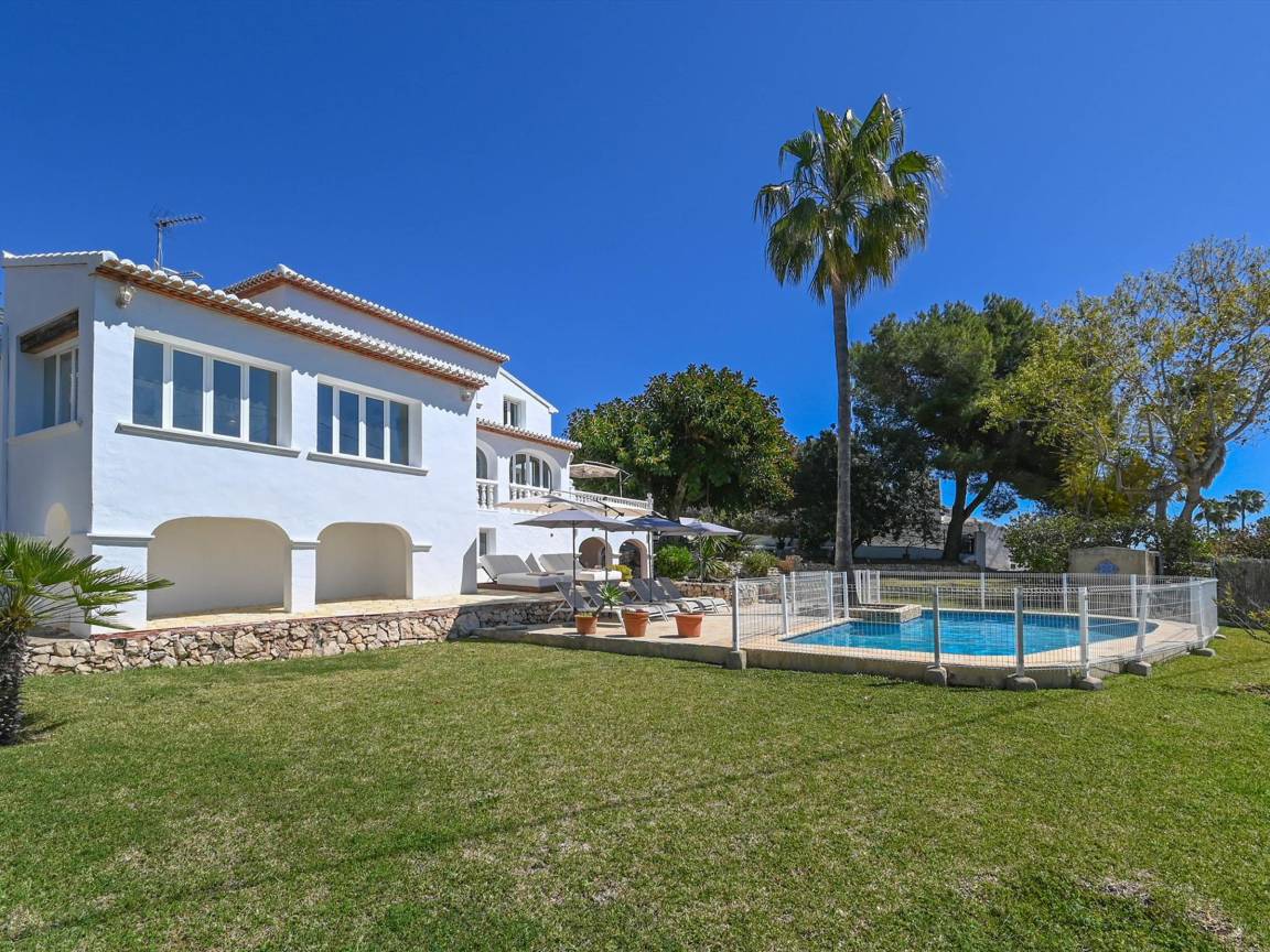 250 M² Villa ∙ 4 Chambres ∙ 10 Personnes - Dénia