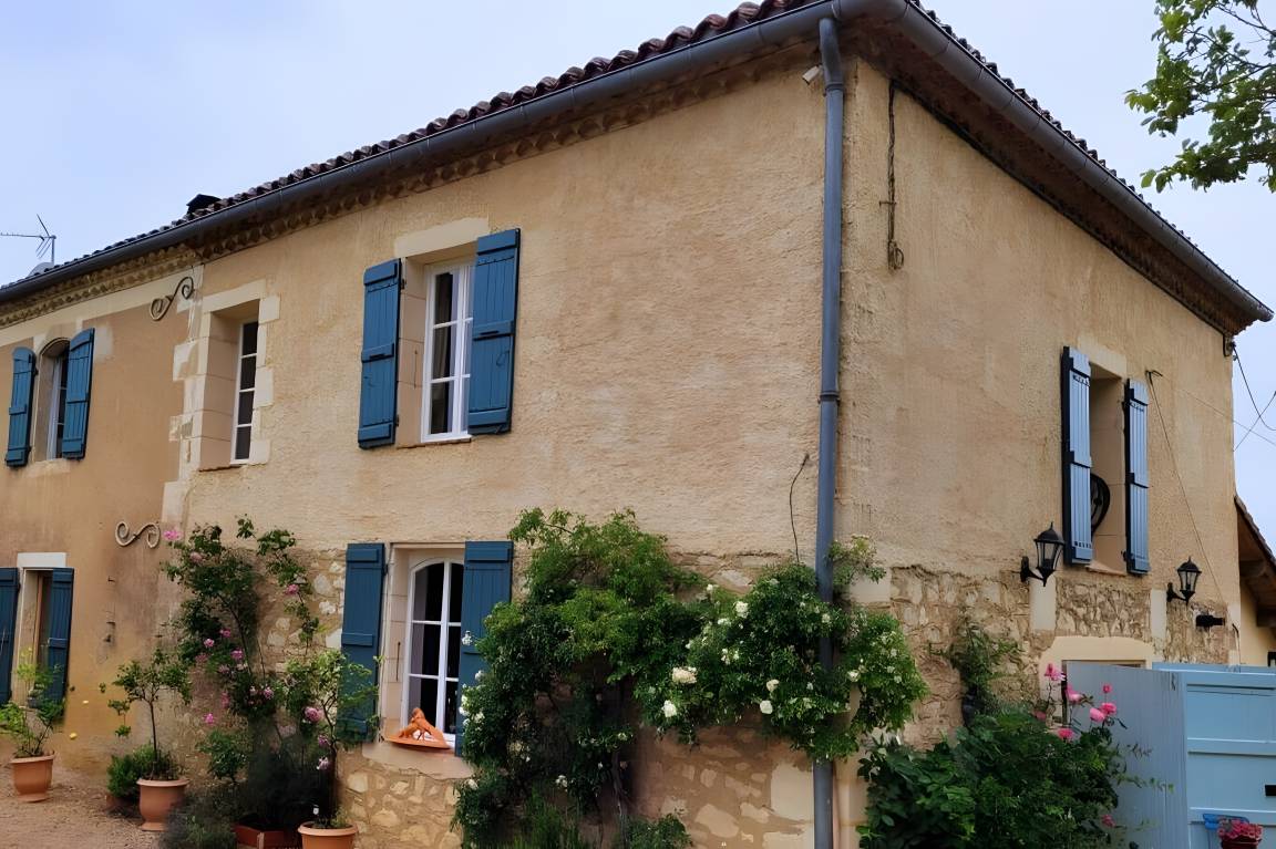 130 M² House ∙ 3 Bedrooms ∙ 6 Guests - Auch