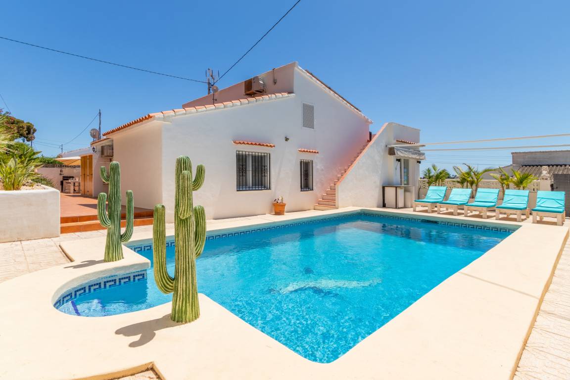 250 M² Villa ∙ 3 Chambres ∙ 6 Personnes - Calp