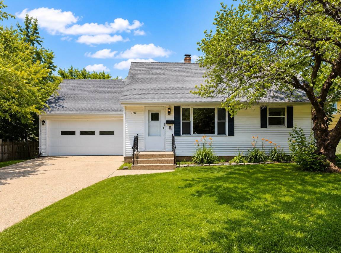 147 M² Talo ∙ 4 Makuuhuonetta ∙ 8 Vierasta - Rockford, IL