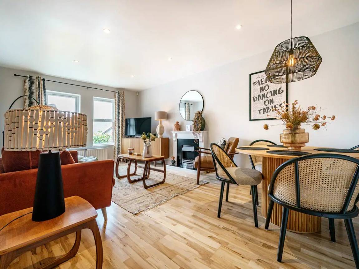 56 M² Apartment ∙ 2 Bedrooms ∙ 4 Guests - Belfast