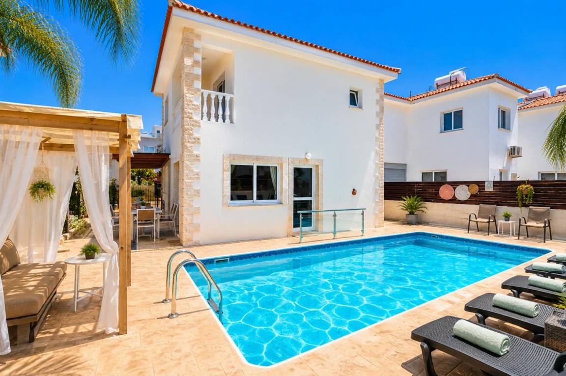 220 M² Villa ∙ 4 Bedrooms ∙ 8 Guests - Fig Tree