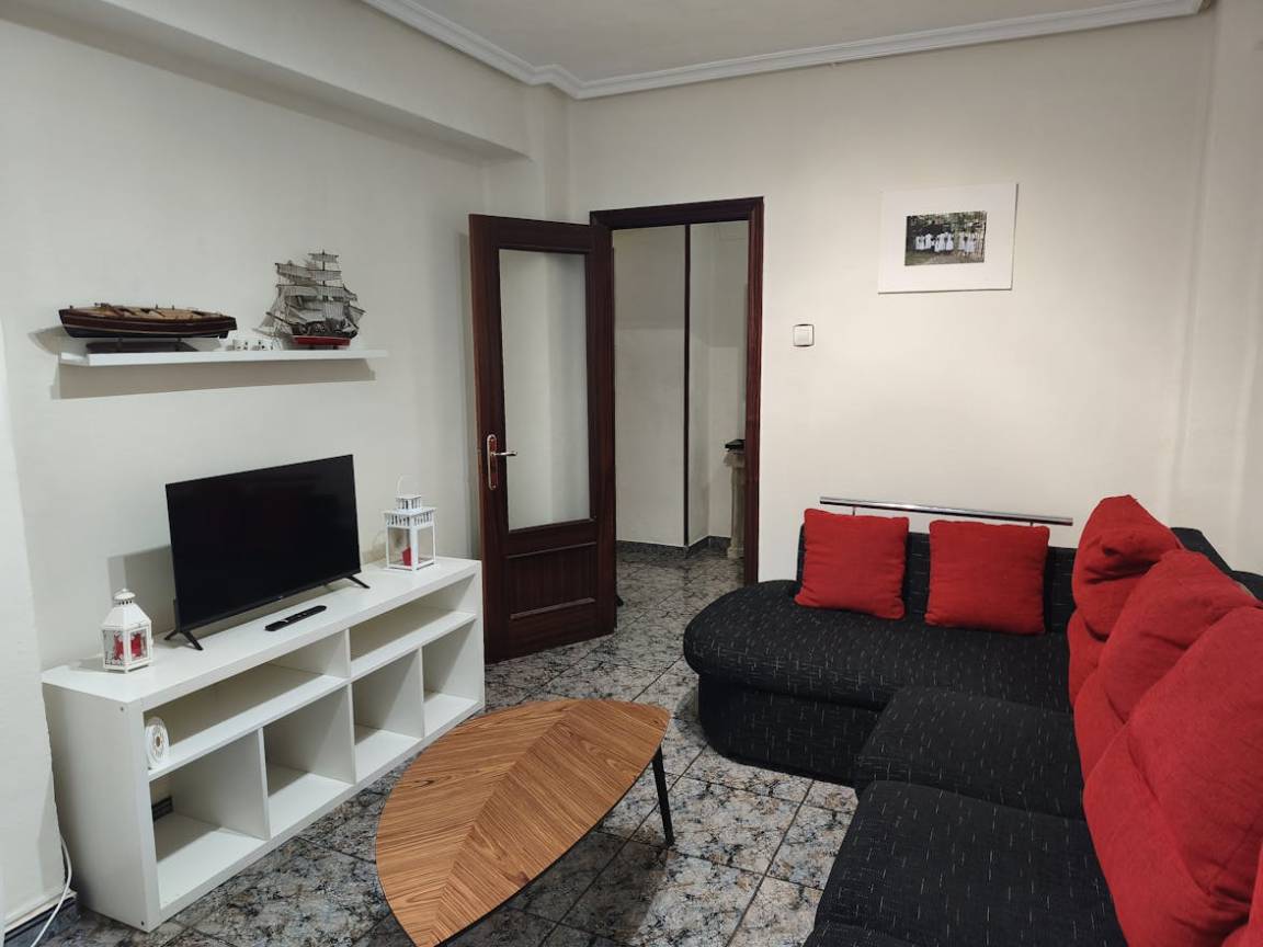 70 M² Apartamento ∙ 3 Habitaciones ∙ 6 Huéspedes - Salinas, España