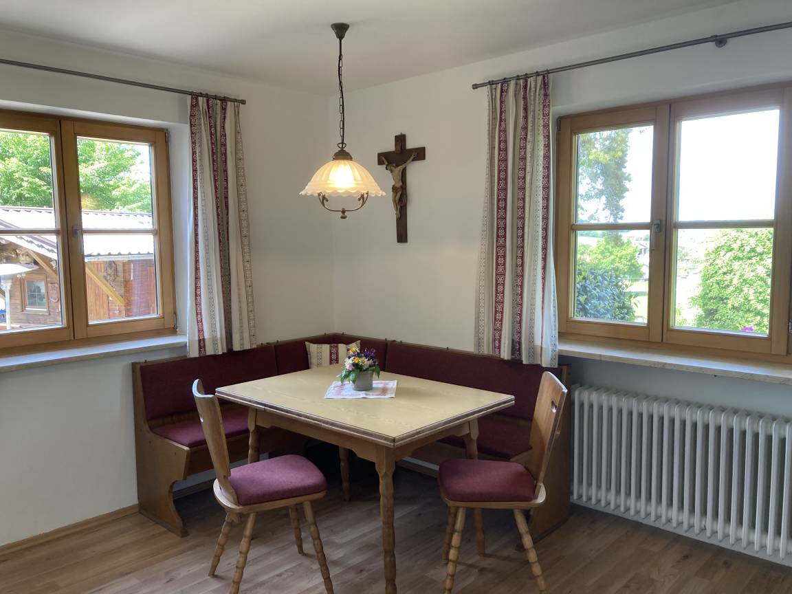 103 M² Ferienwohnung ∙ 2 Schlafzimmer ∙ 4 Gäste - Taching am See
