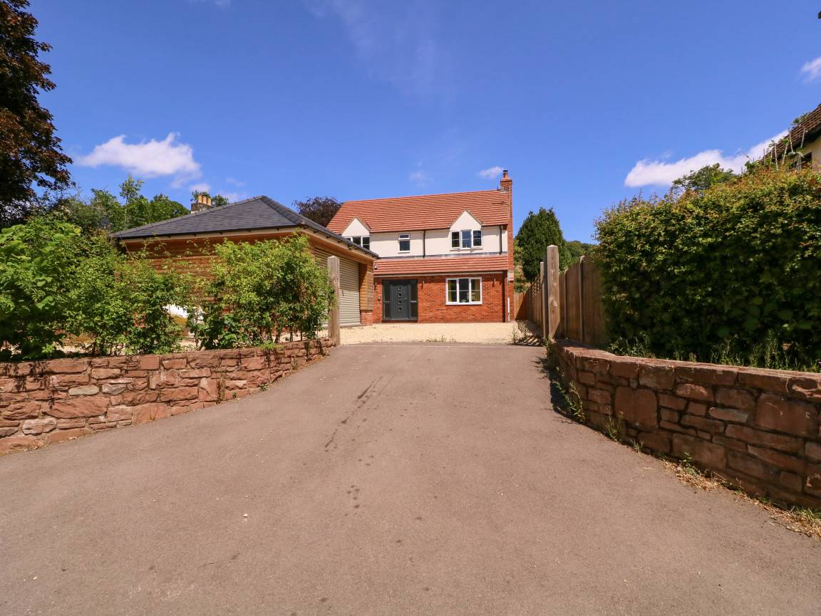 Cottage ∙ 4 Bedrooms ∙ 8 Guests - Cotswolds