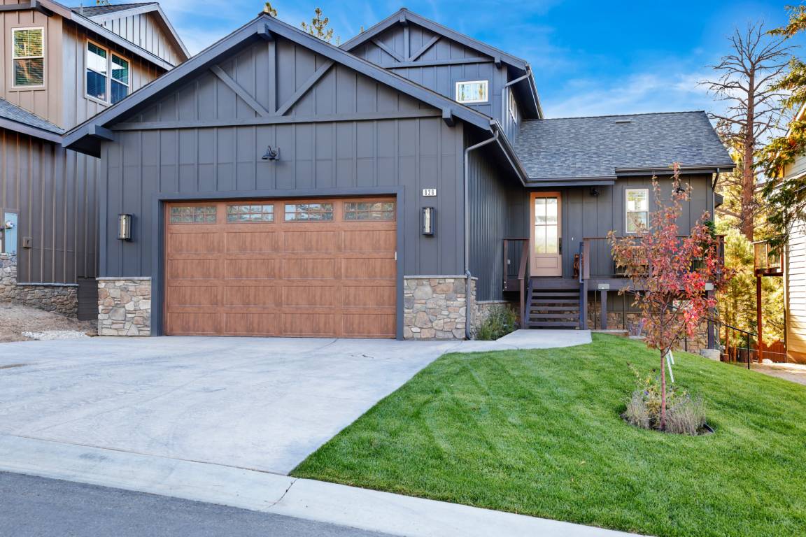 242 M² Cabin ∙ 4 Bedrooms ∙ 13 Guests - Big Bear Lake