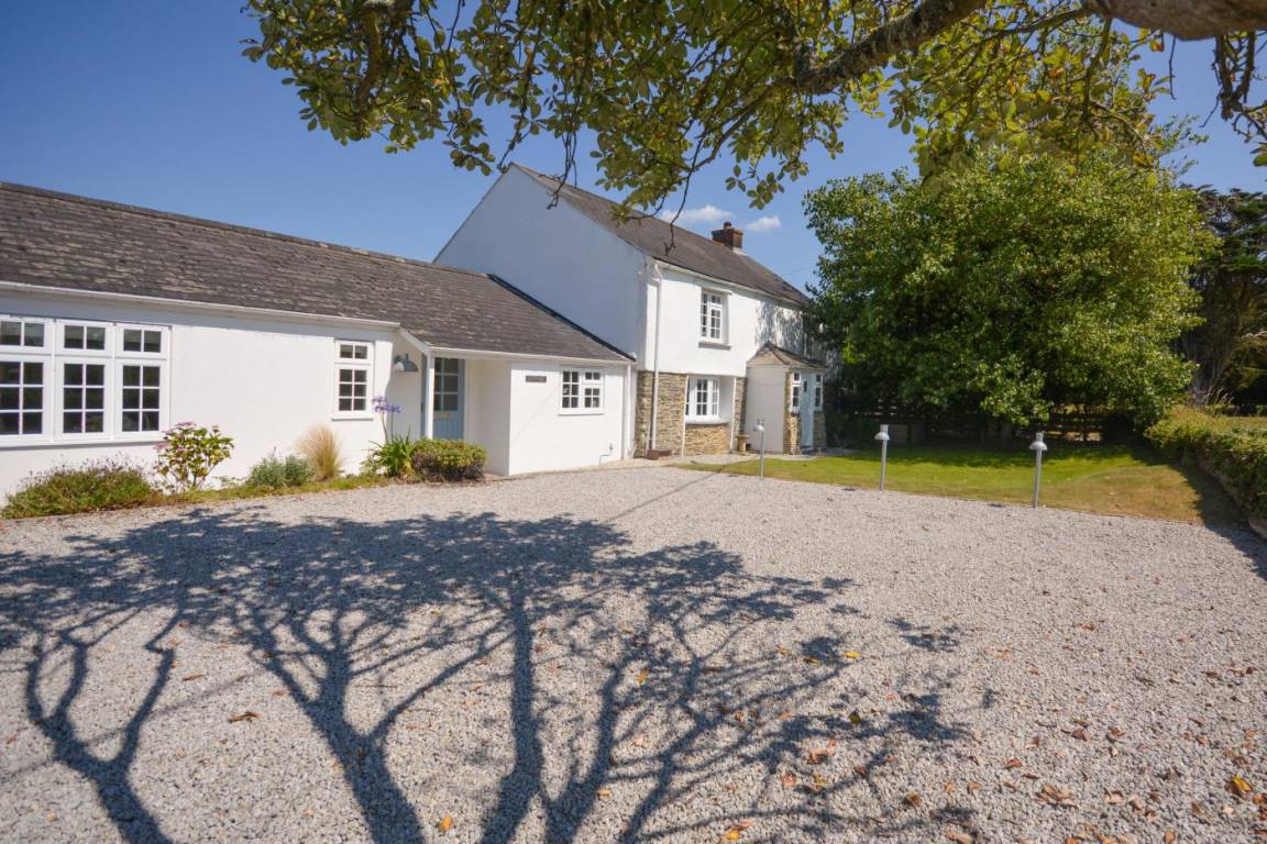 Cottage ∙ 4 Bedrooms ∙ 8 Guests - Constantine Bay