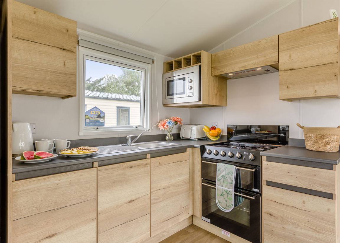 Caravan ∙ 2 Bedrooms ∙ 6 Guests - Norfolk
